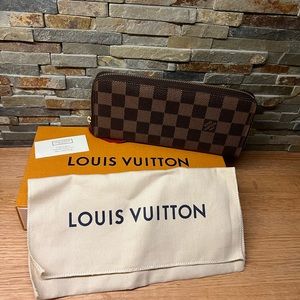 Louis Vuitton Authentic Clemence Wallet Damier Ebene canvas, w box and dust bag